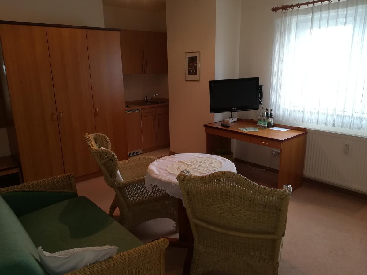 Weinbau & Pension "8Zeilen" Golk Bagian luar foto