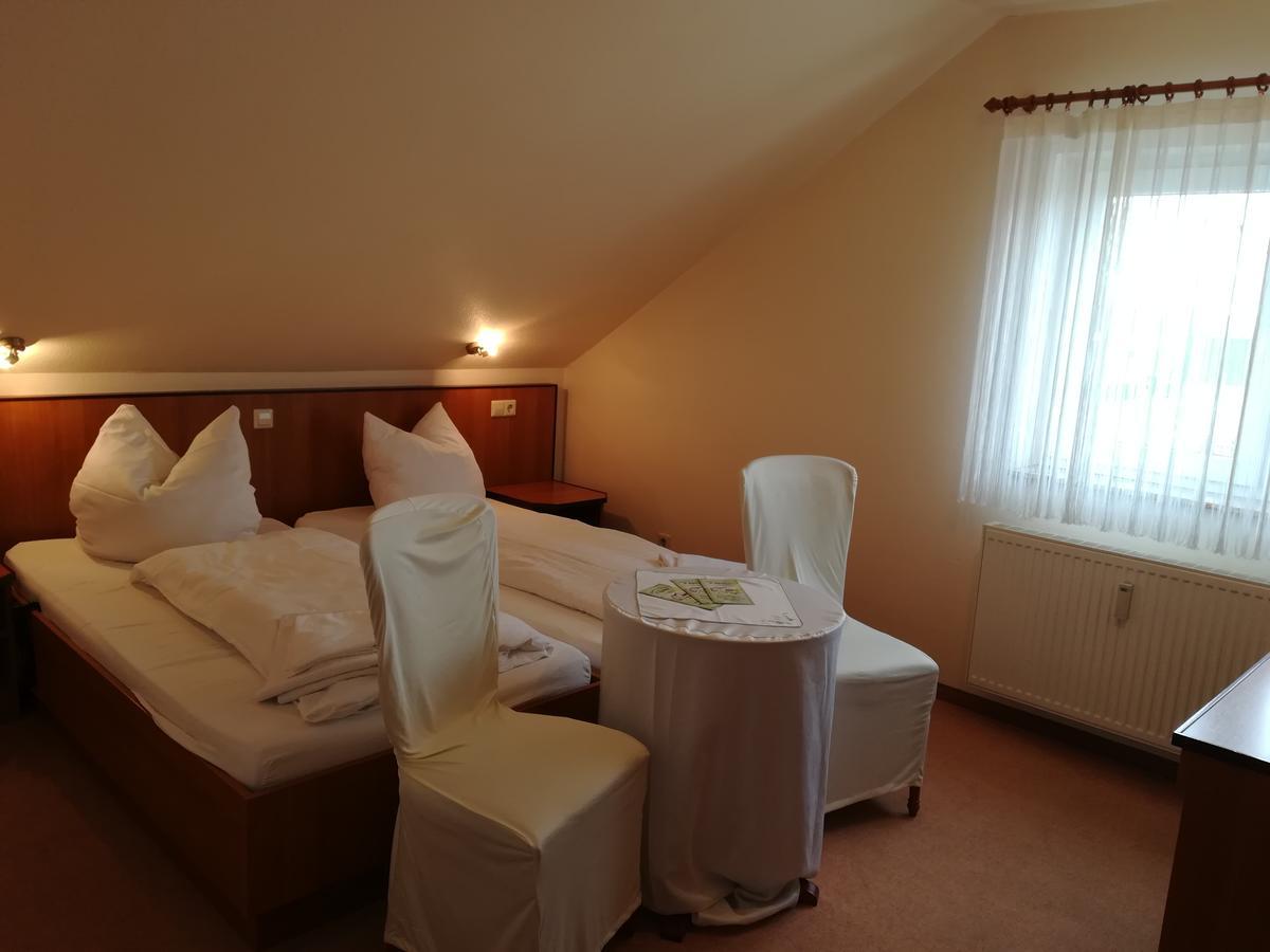 Weinbau & Pension "8Zeilen" Golk Bagian luar foto